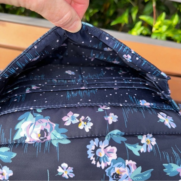 Vera Bradley Navy Garden Medium Hipster Crossbody Bag in Performance Twill - Picture 3 of 8